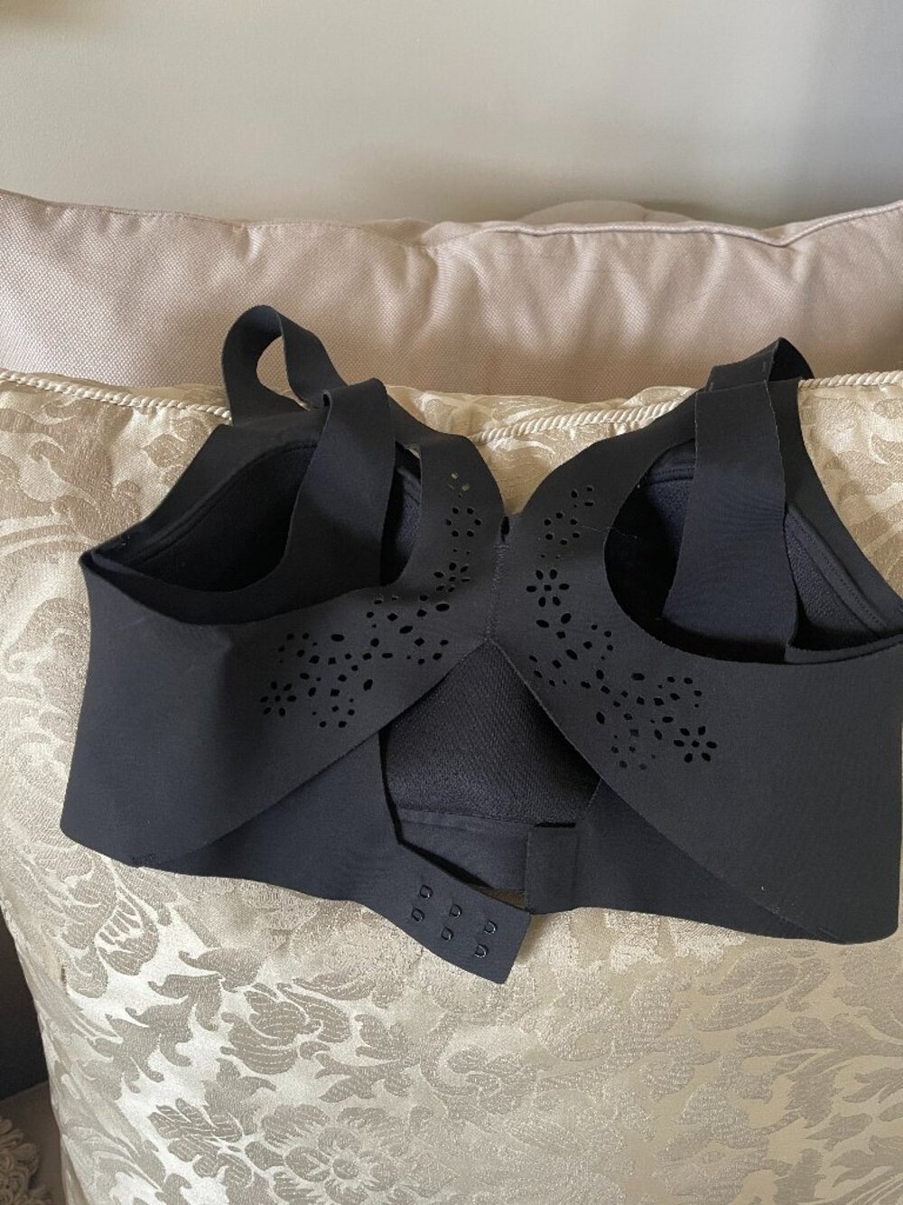 Victoria Secret sports bra, size 32D. Black bra.